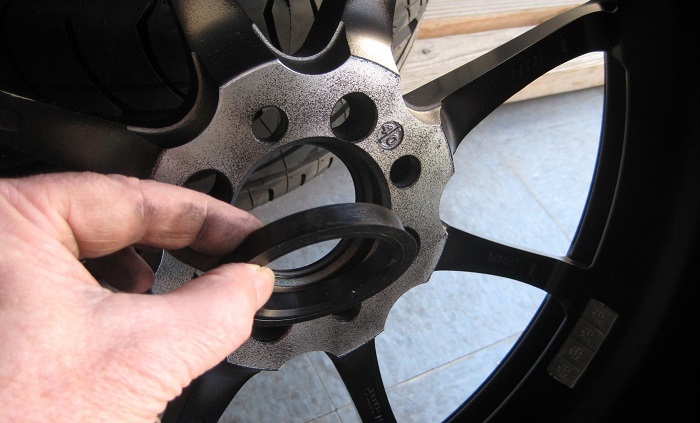 Отсутствие центрирования колеса на ступице Отсутствие центрирования колеса на ступице