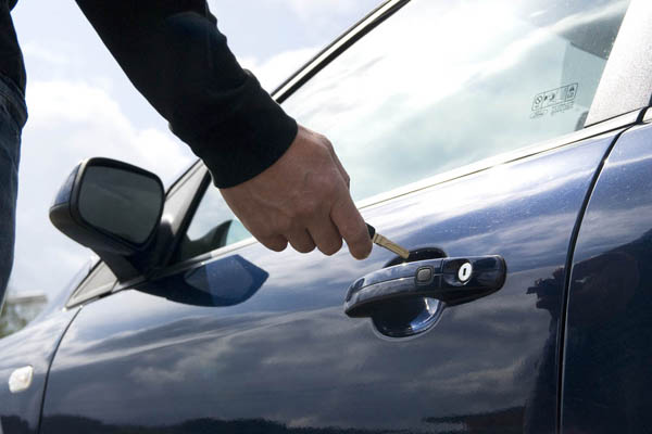 Как отключить сигнализацию Старлайн (Starline), если не работает брелок: аварийное отключение Как отключить сигнализацию Старлайн (Starline), если не работает брелок: аварийное отключение