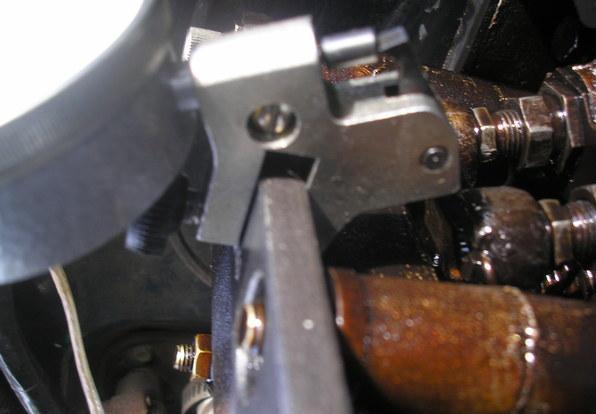 Микрометр на краю гребенки