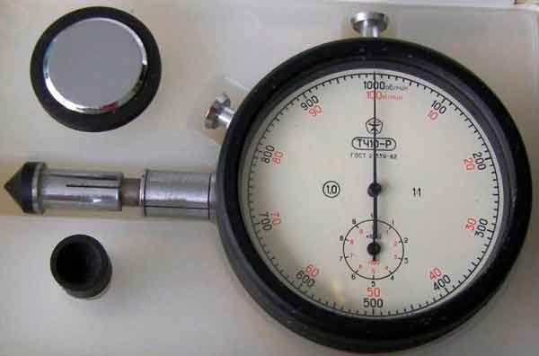 механические часы тахометр