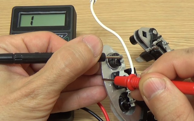 Проверьте диод в другом направлении