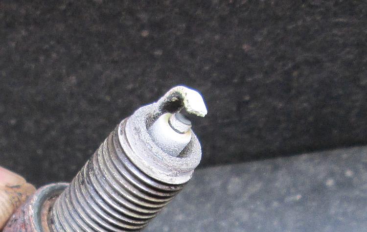 Белый нагар на свечах зажигания причины науглероживания