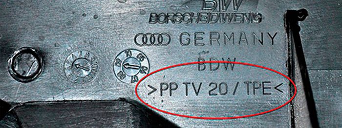 следы на бампере.